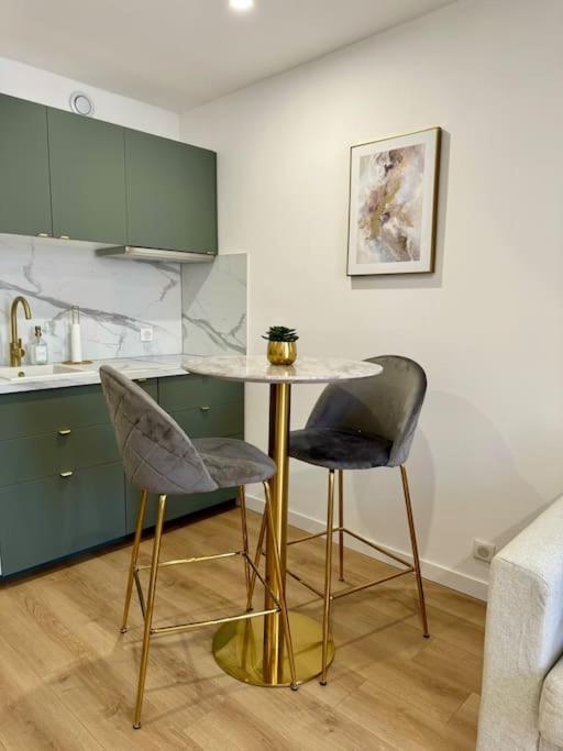 Appartement Au Golden Duplex - Centre - Clim - Parking à Narbonne Extérieur photo